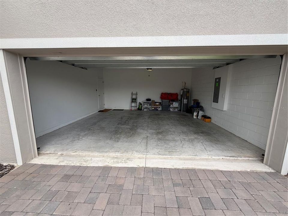 For Rent: $3,000 (3 beds, 2 baths, 2117 Square Feet)