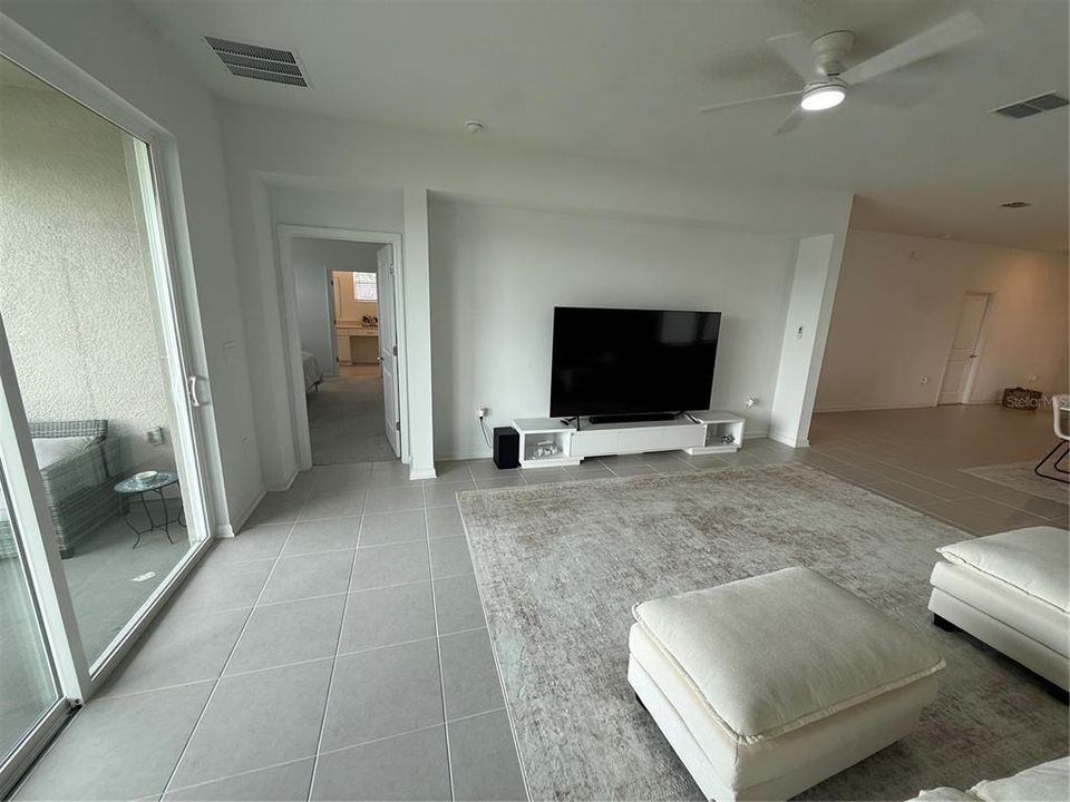 For Rent: $3,000 (3 beds, 2 baths, 2117 Square Feet)