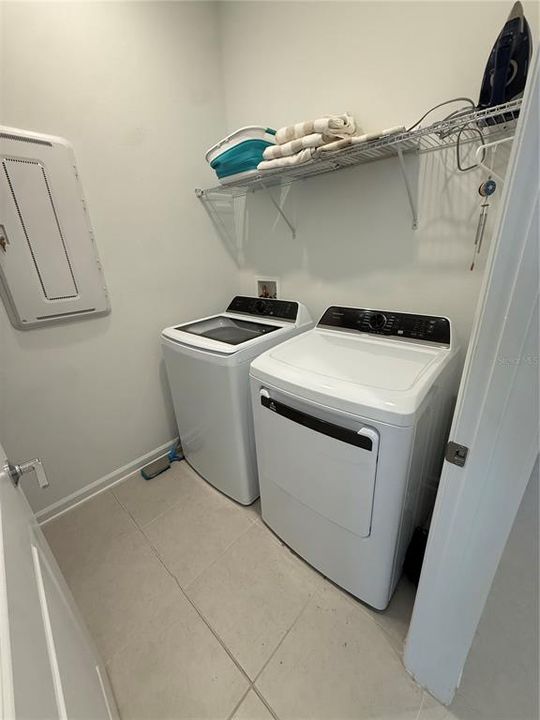 For Rent: $3,000 (3 beds, 2 baths, 2117 Square Feet)