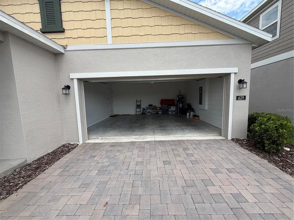 For Rent: $3,000 (3 beds, 2 baths, 2117 Square Feet)