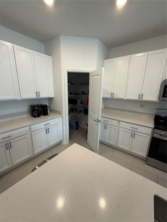 For Rent: $3,000 (3 beds, 2 baths, 2117 Square Feet)