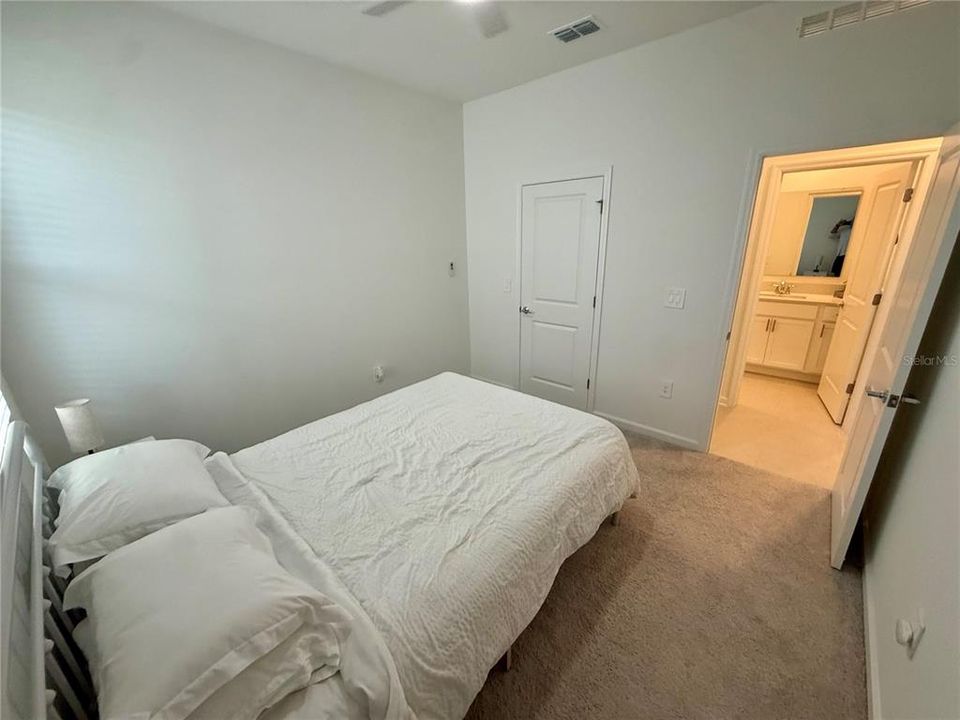 For Rent: $3,000 (3 beds, 2 baths, 2117 Square Feet)