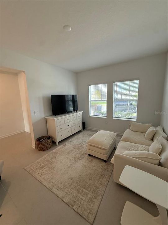 For Rent: $3,000 (3 beds, 2 baths, 2117 Square Feet)