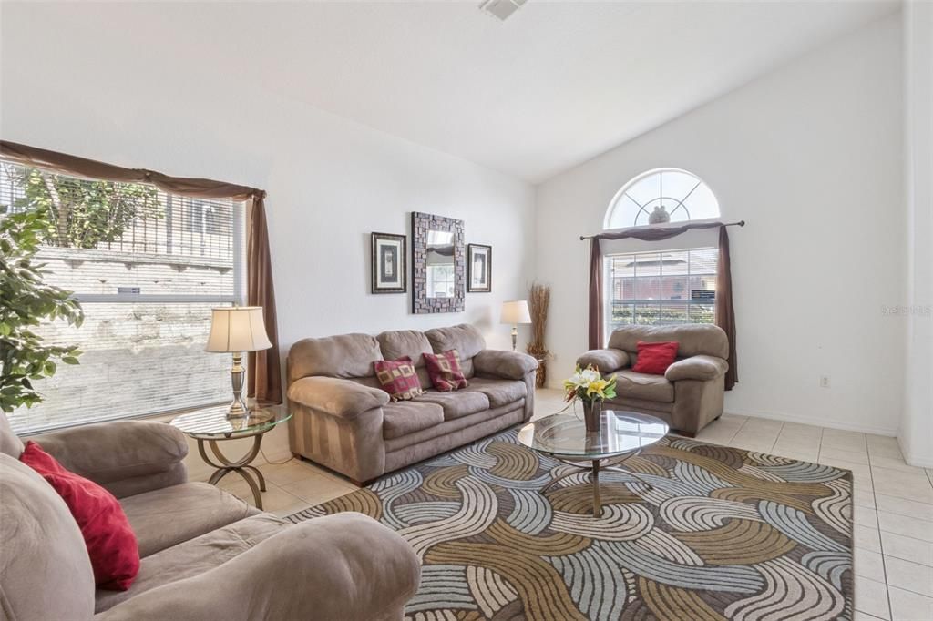 En Venta: $375,000 (4 camas, 3 baños, 1844 Pies cuadrados)