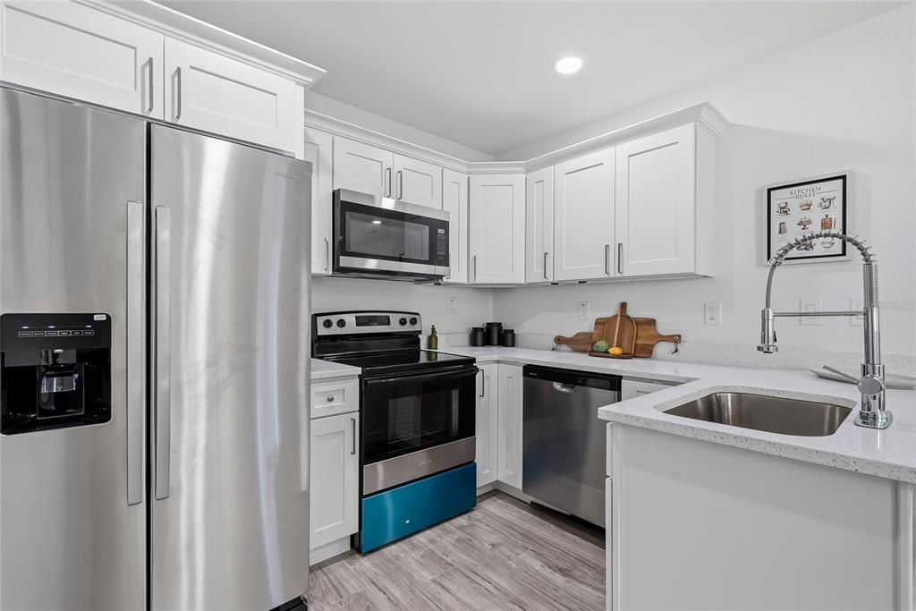 На продажу: $199,900 (2 спален, 1 ванн, 524 Квадратных фут)