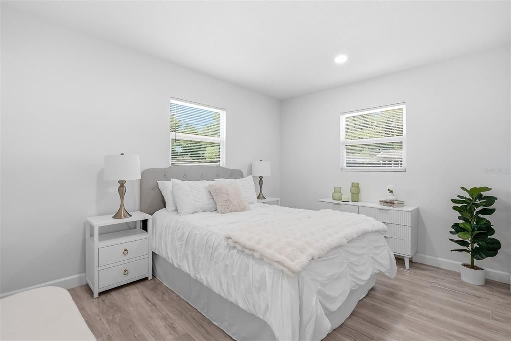На продажу: $199,900 (2 спален, 1 ванн, 524 Квадратных фут)