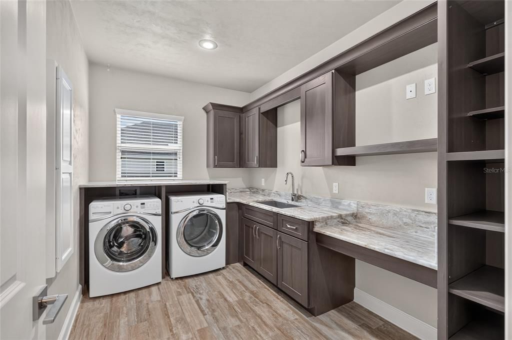 For Sale: $1,335,000 (4 beds, 4 baths, 3583 Square Feet)