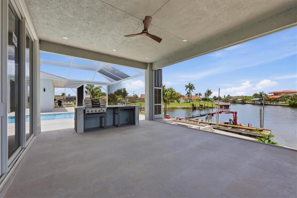 En Venta: $2,250,000 (4 camas, 3 baños, 3500 Pies cuadrados)