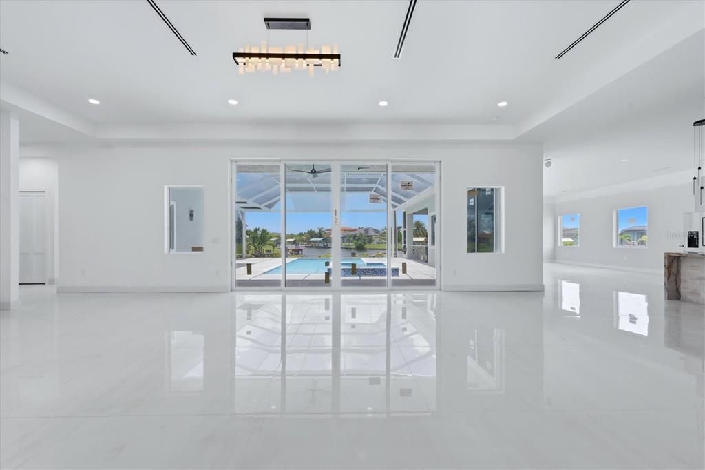 En Venta: $2,250,000 (4 camas, 3 baños, 3500 Pies cuadrados)