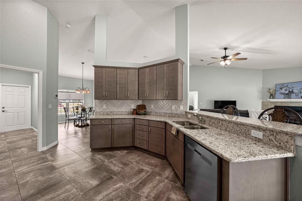 For Sale: $650,000 (3 beds, 3 baths, 2329 Square Feet)