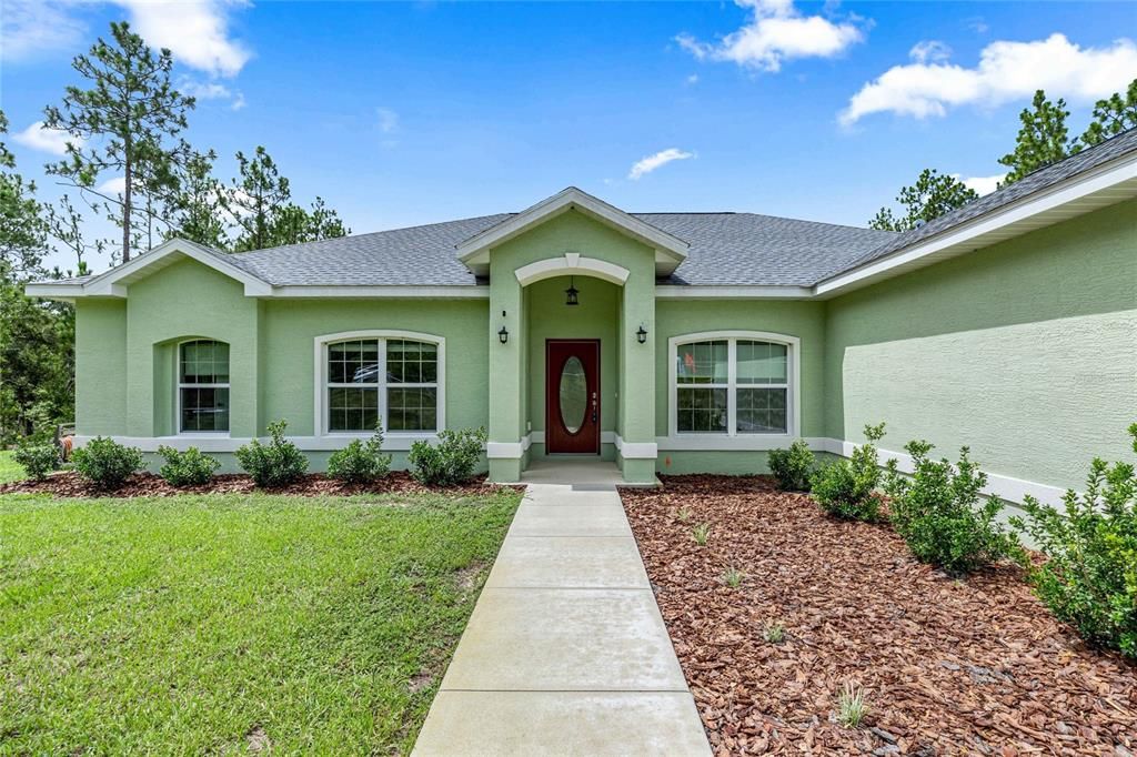 For Sale: $650,000 (3 beds, 3 baths, 2329 Square Feet)