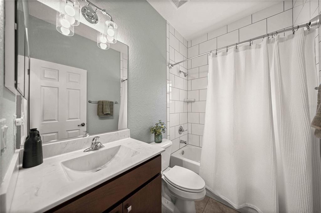 For Sale: $650,000 (3 beds, 3 baths, 2329 Square Feet)