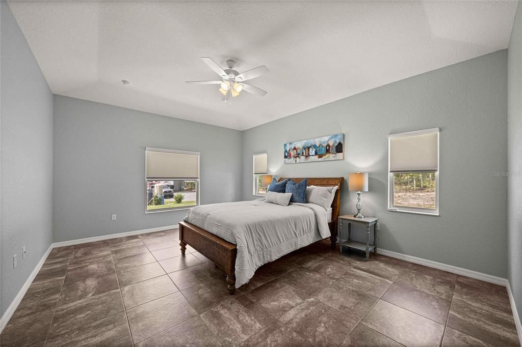 For Sale: $650,000 (3 beds, 3 baths, 2329 Square Feet)