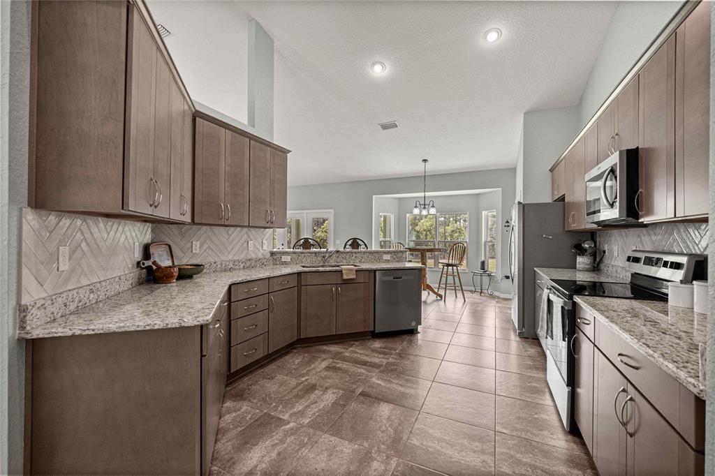 For Sale: $650,000 (3 beds, 3 baths, 2329 Square Feet)