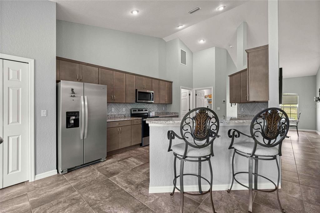 For Sale: $650,000 (3 beds, 3 baths, 2329 Square Feet)