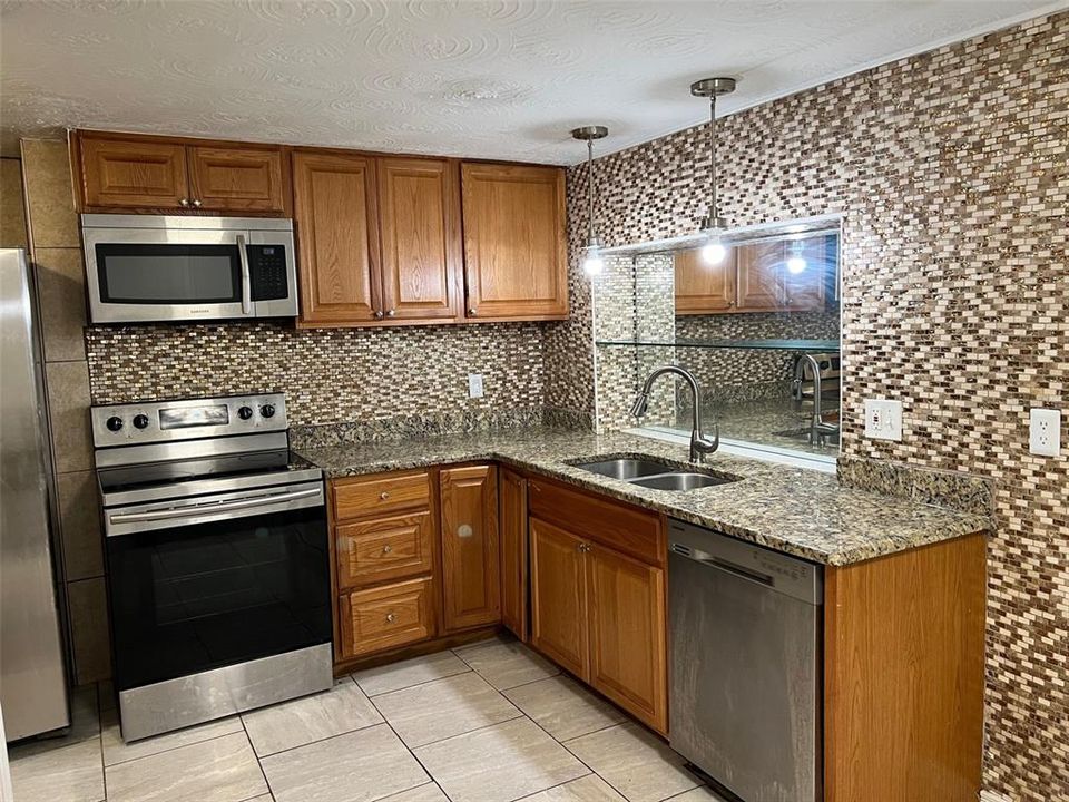 For Rent: $2,650 (4 beds, 4 baths, 1770 Square Feet)