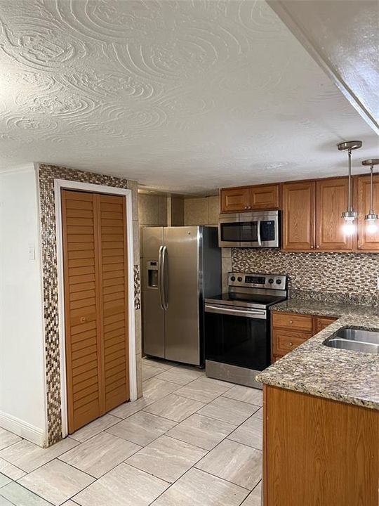 For Rent: $2,650 (4 beds, 4 baths, 1770 Square Feet)