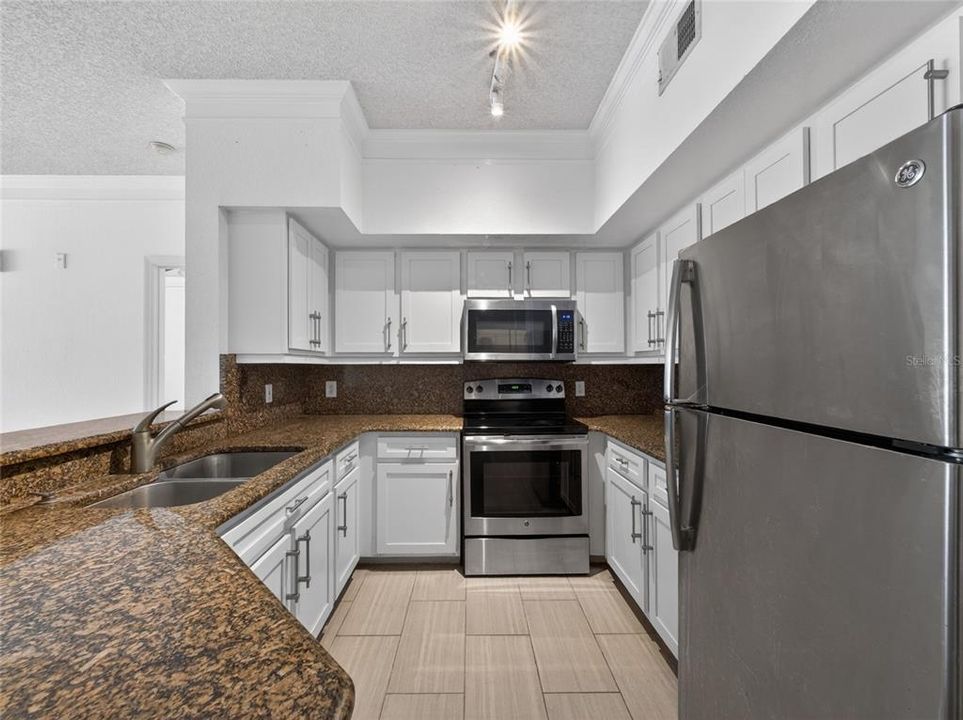 For Rent: $1,900 (2 beds, 2 baths, 1166 Square Feet)