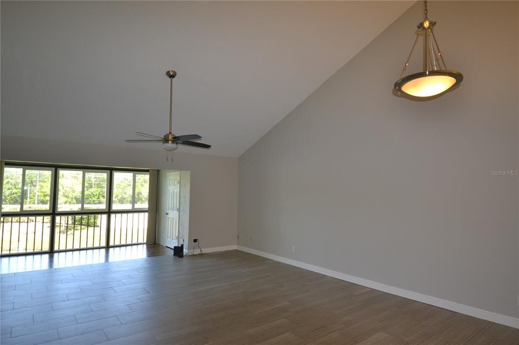 For Rent: $2,000 (2 beds, 2 baths, 1300 Square Feet)