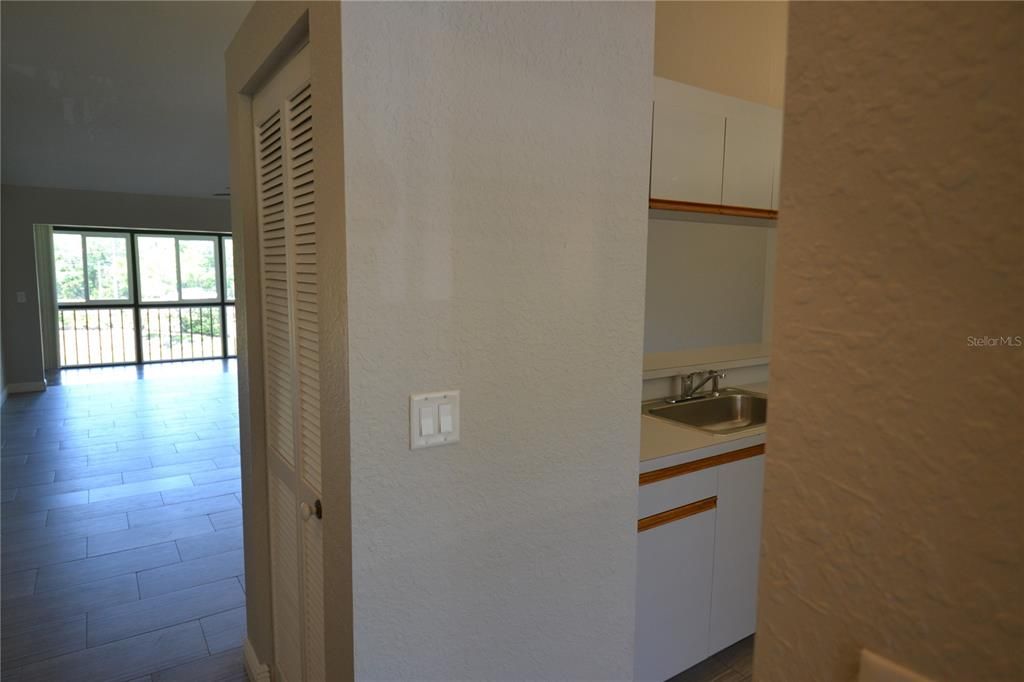 For Rent: $2,000 (2 beds, 2 baths, 1300 Square Feet)
