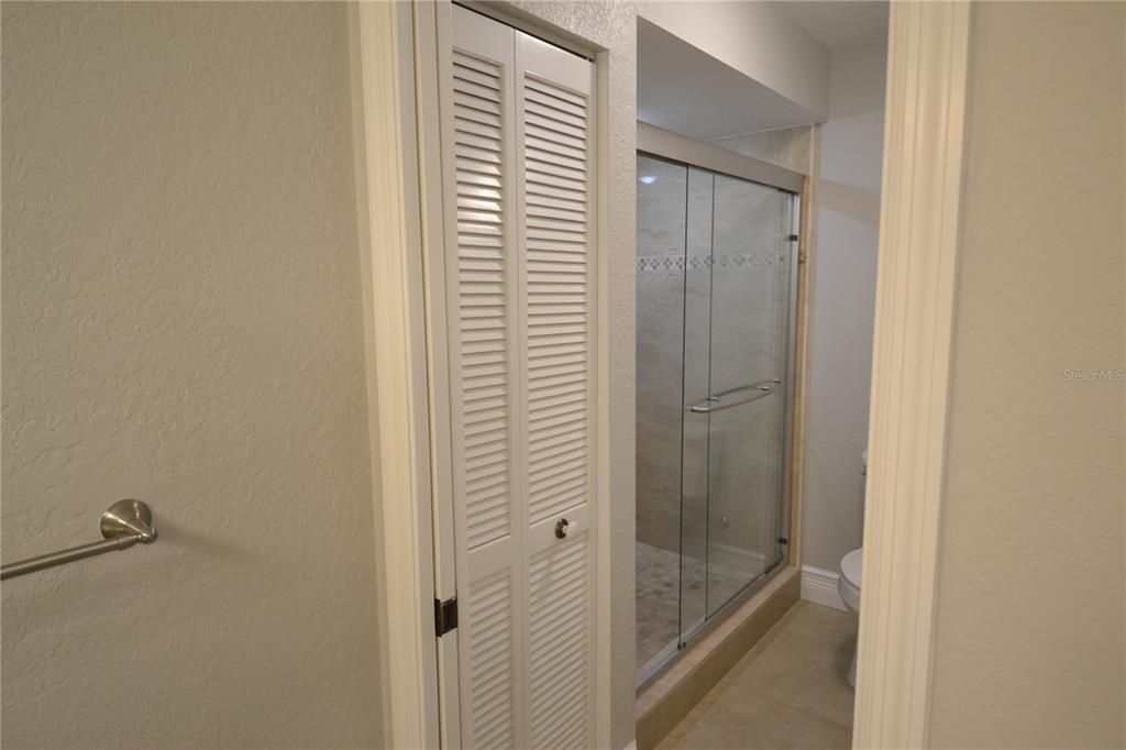 For Rent: $2,000 (2 beds, 2 baths, 1300 Square Feet)