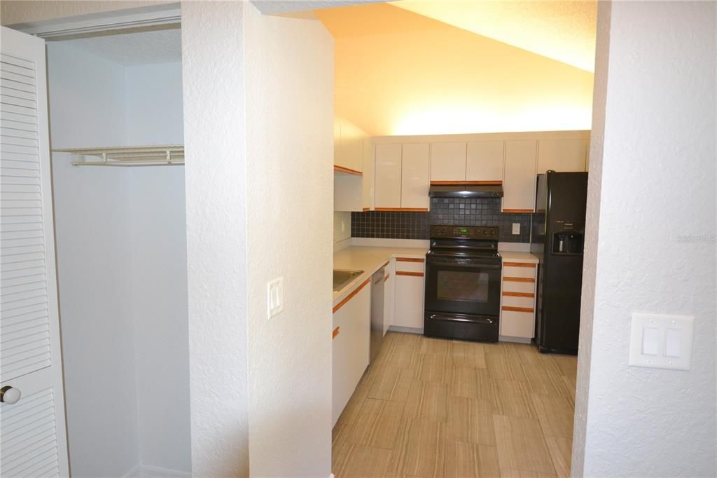 For Rent: $2,000 (2 beds, 2 baths, 1300 Square Feet)