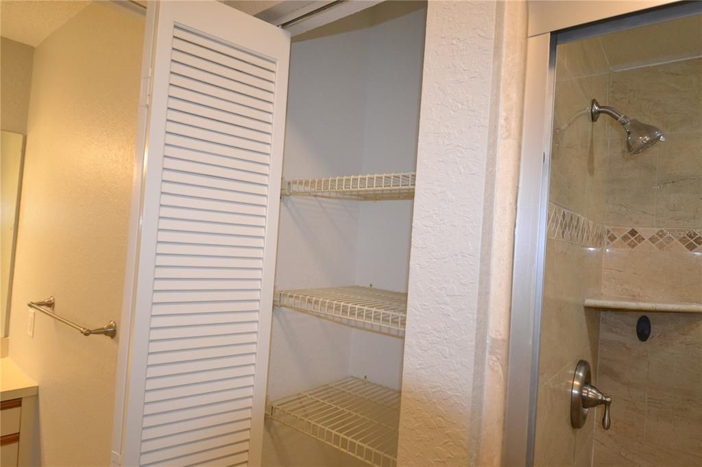 For Rent: $2,000 (2 beds, 2 baths, 1300 Square Feet)