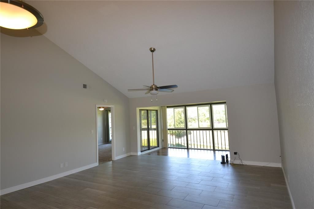 For Rent: $2,000 (2 beds, 2 baths, 1300 Square Feet)