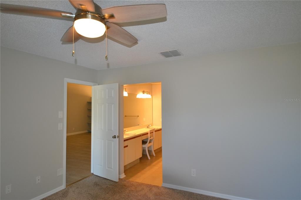 For Rent: $2,000 (2 beds, 2 baths, 1300 Square Feet)