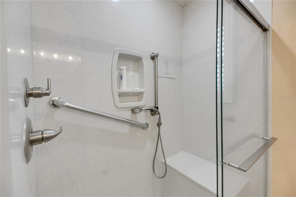 En Venta: $229,900 (2 camas, 2 baños, 1212 Pies cuadrados)