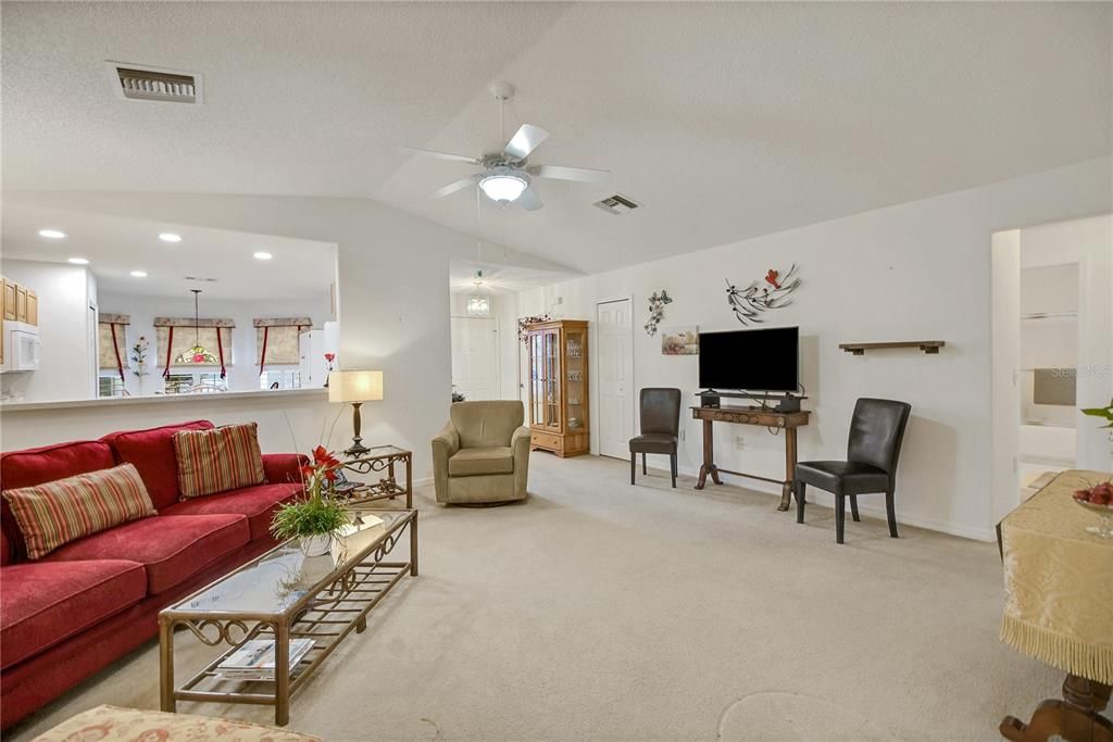 En Venta: $229,900 (2 camas, 2 baños, 1212 Pies cuadrados)