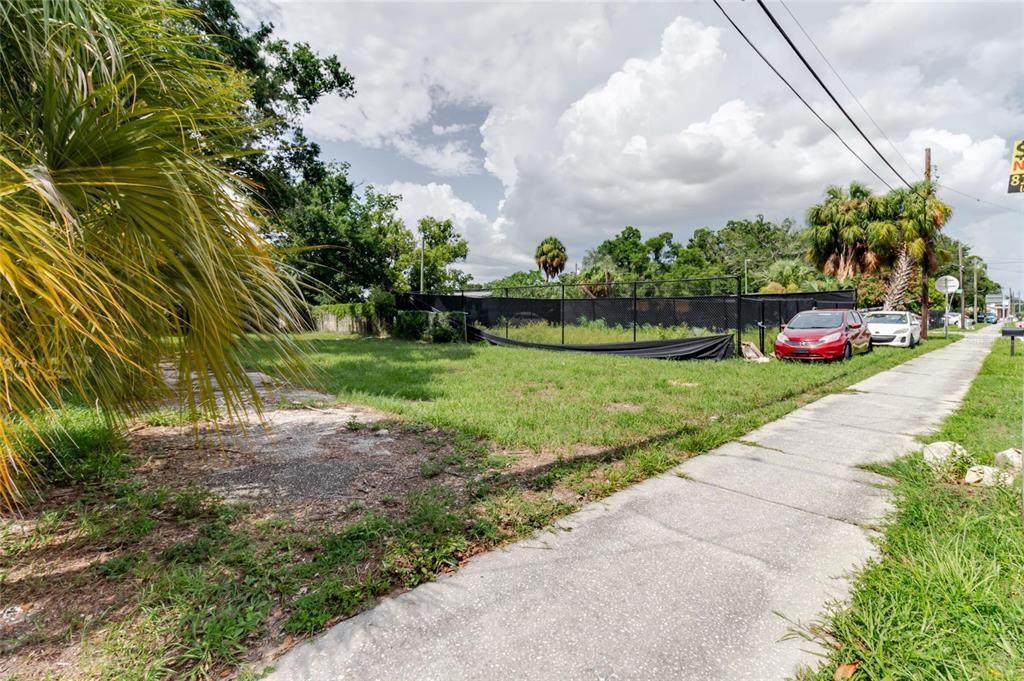 待售: $259,000 (0.13 acres)