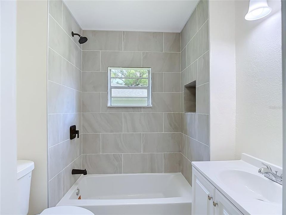 For Sale: $278,000 (4 beds, 2 baths, 1092 Square Feet)