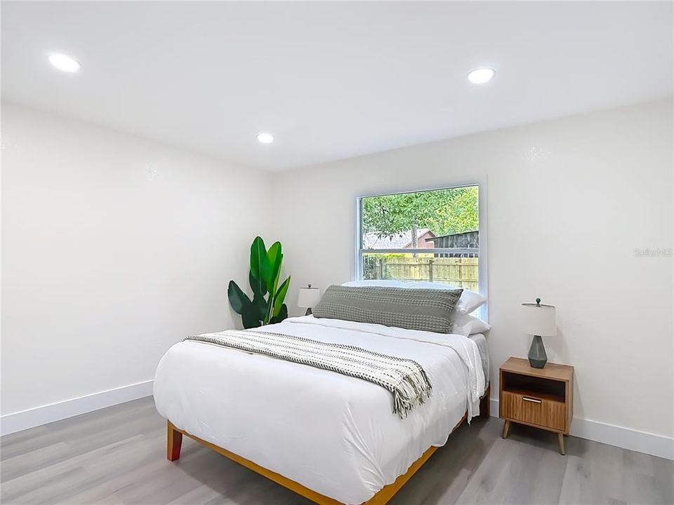 For Sale: $278,000 (4 beds, 2 baths, 1092 Square Feet)