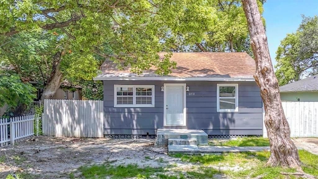 For Sale: $278,000 (4 beds, 2 baths, 1092 Square Feet)