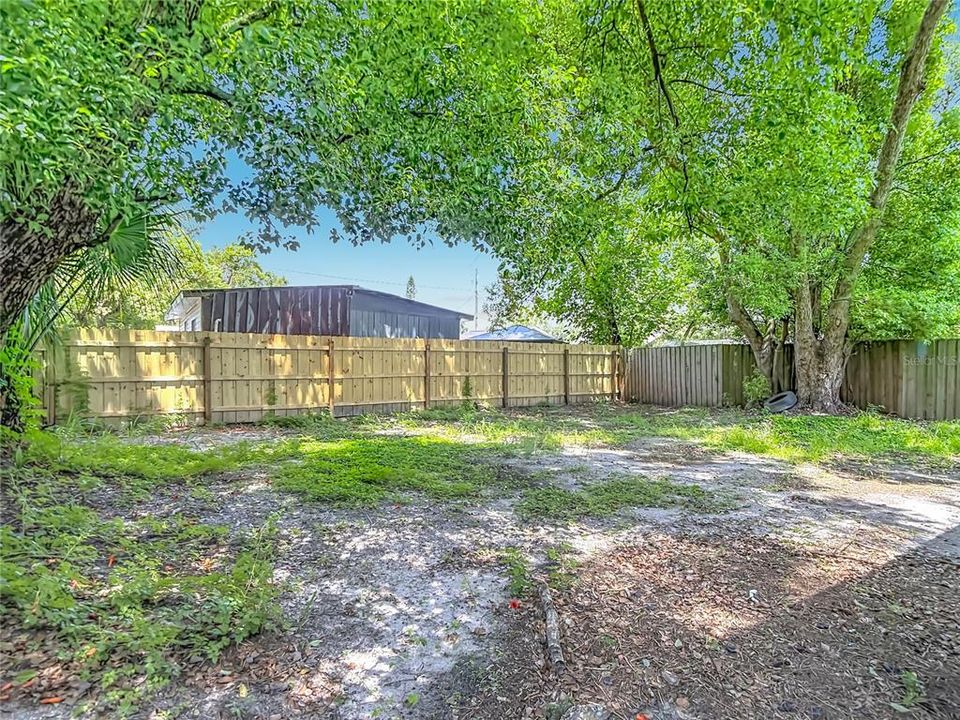 For Sale: $278,000 (4 beds, 2 baths, 1092 Square Feet)
