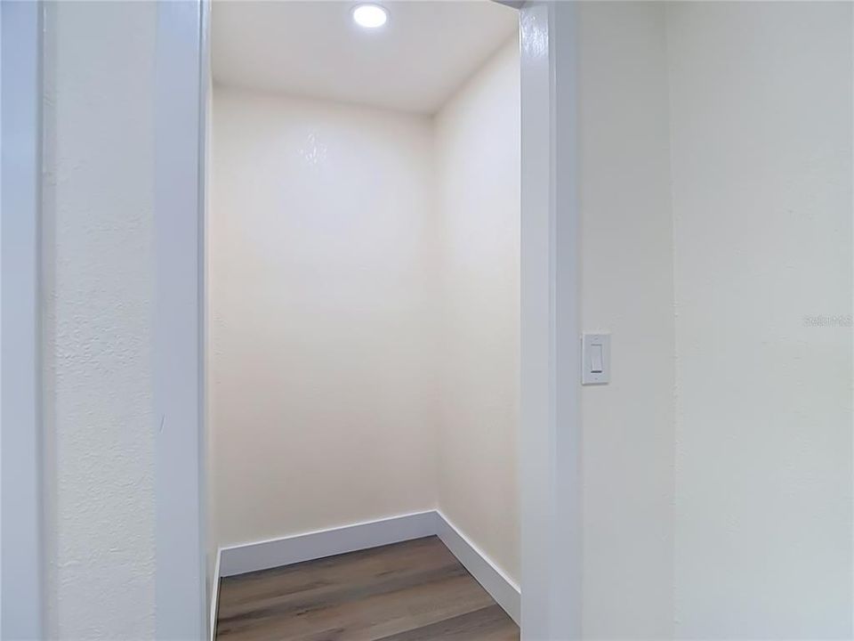 For Sale: $278,000 (4 beds, 2 baths, 1092 Square Feet)