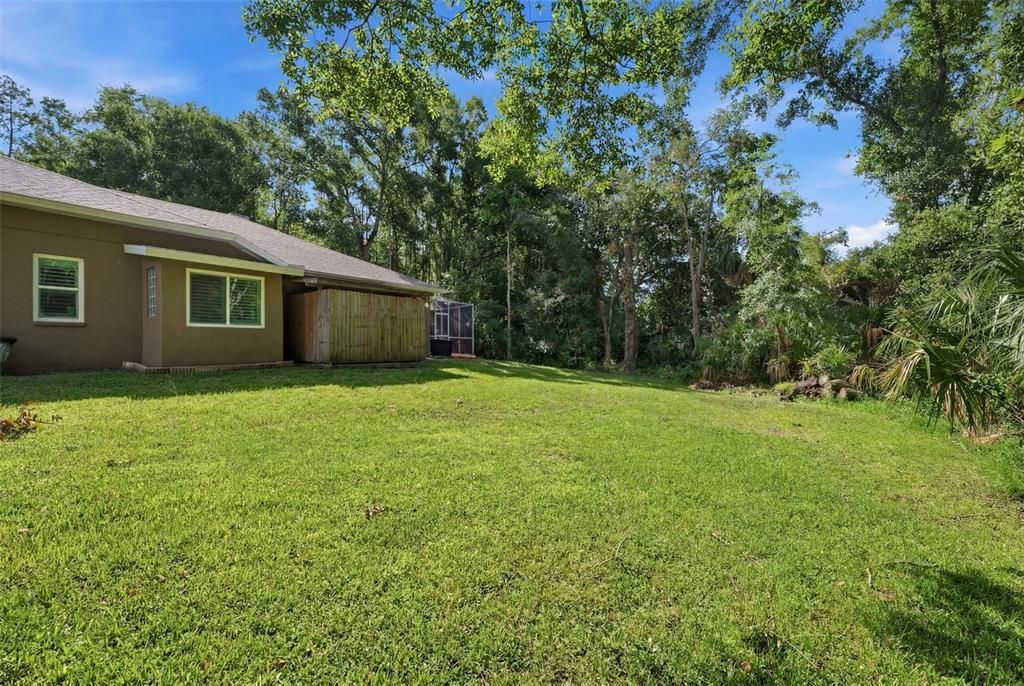 Activo con contrato: $525,000 (4 camas, 2 baños, 2028 Pies cuadrados)