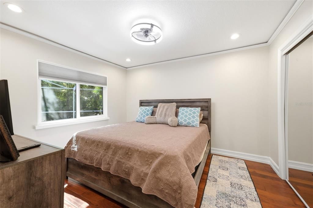 Activo con contrato: $525,000 (4 camas, 2 baños, 2028 Pies cuadrados)