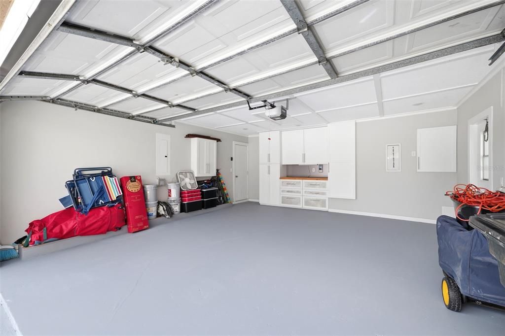 Activo con contrato: $525,000 (4 camas, 2 baños, 2028 Pies cuadrados)