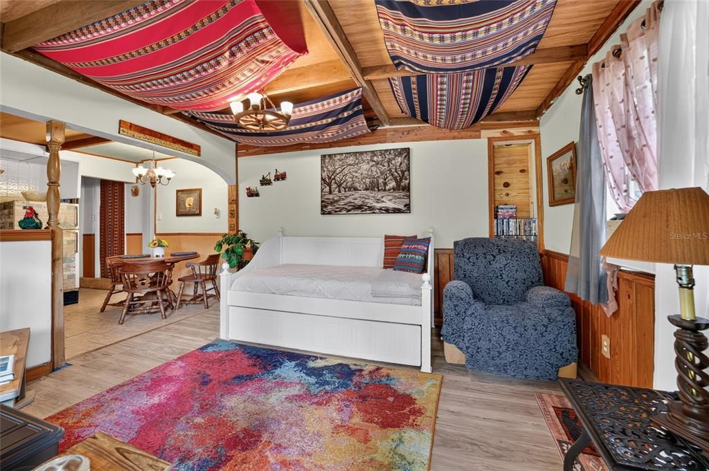 For Sale: $335,000 (3 beds, 2 baths, 1727 Square Feet)