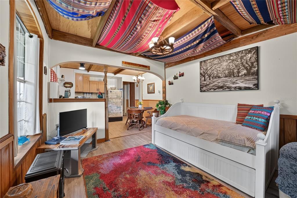 For Sale: $335,000 (3 beds, 2 baths, 1727 Square Feet)