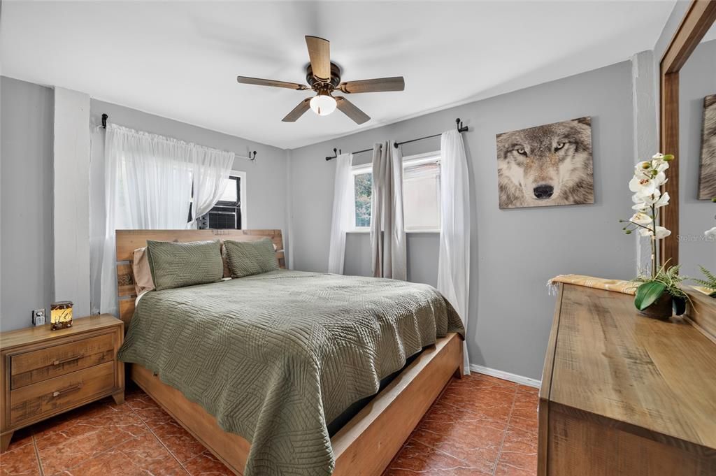For Sale: $335,000 (3 beds, 2 baths, 1727 Square Feet)