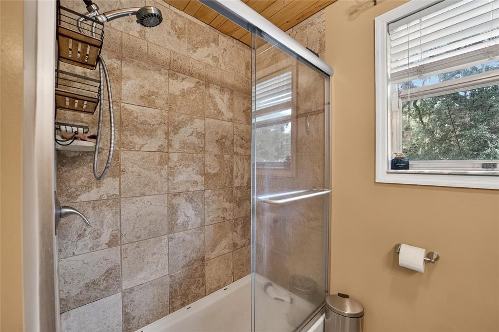 For Sale: $335,000 (3 beds, 2 baths, 1727 Square Feet)