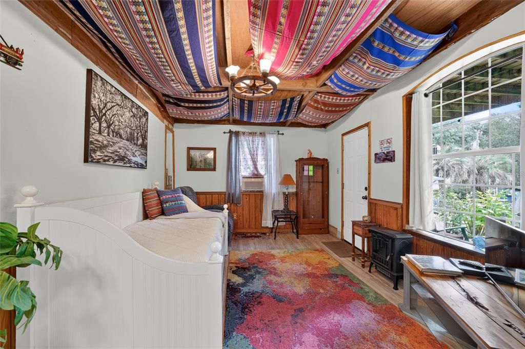 For Sale: $335,000 (3 beds, 2 baths, 1727 Square Feet)