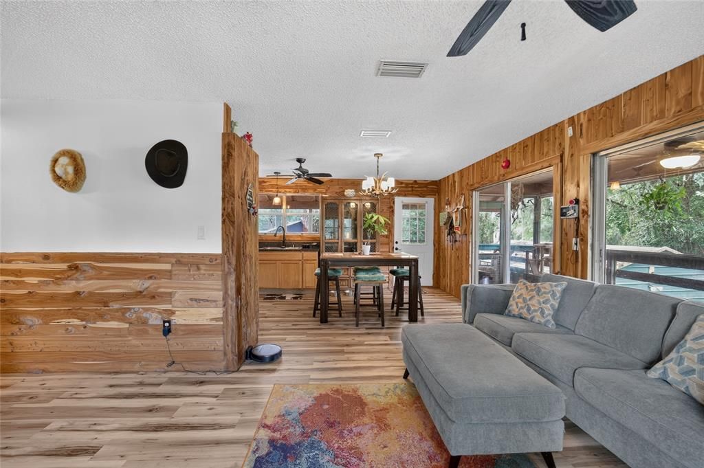 For Sale: $335,000 (3 beds, 2 baths, 1727 Square Feet)