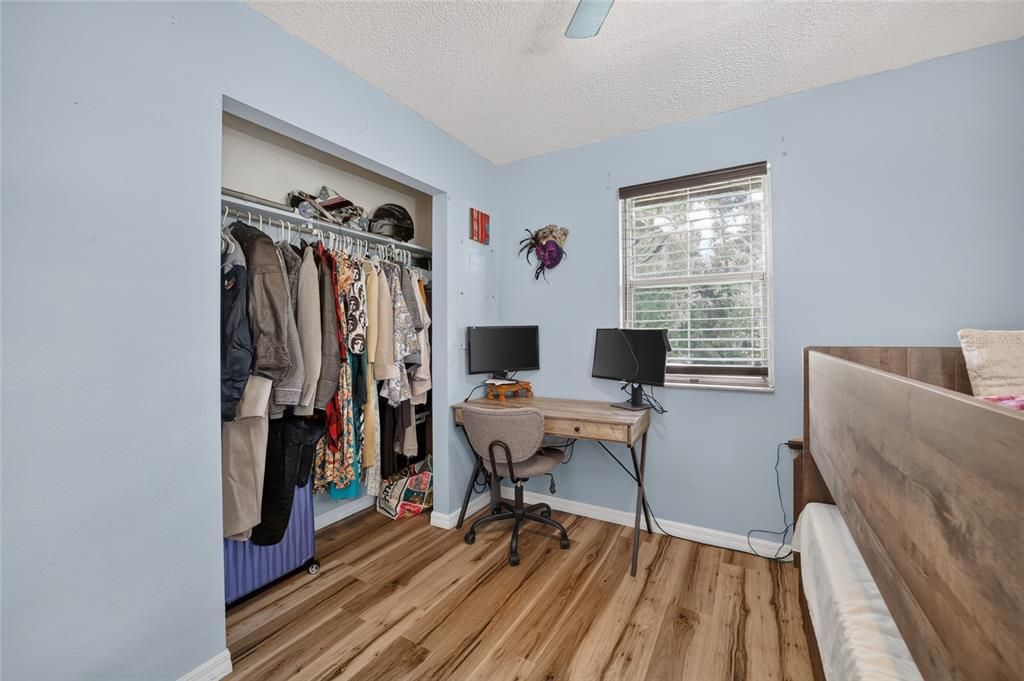 For Sale: $335,000 (3 beds, 2 baths, 1727 Square Feet)