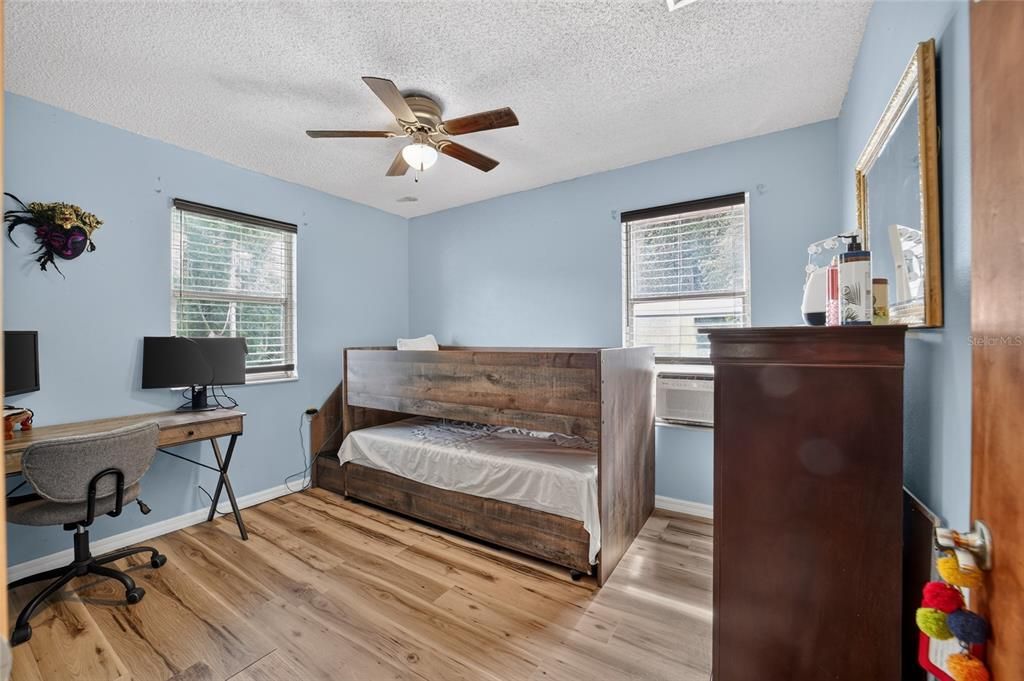 For Sale: $335,000 (3 beds, 2 baths, 1727 Square Feet)