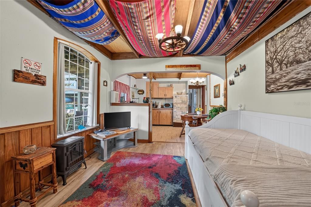 For Sale: $335,000 (3 beds, 2 baths, 1727 Square Feet)