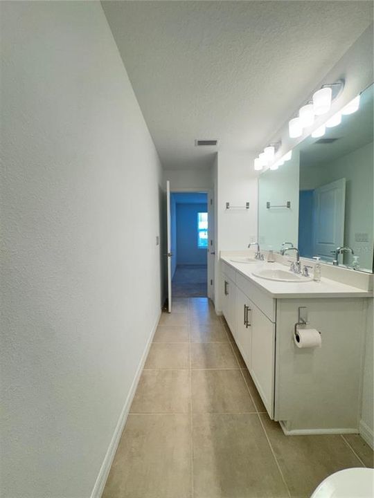 В аренду: $2,000 (2 спален, 2 ванн, 1187 Квадратных фут)